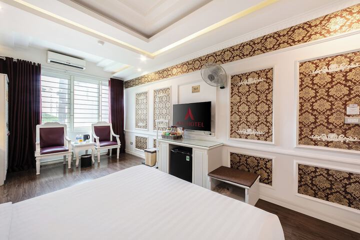 Room 8 of 22