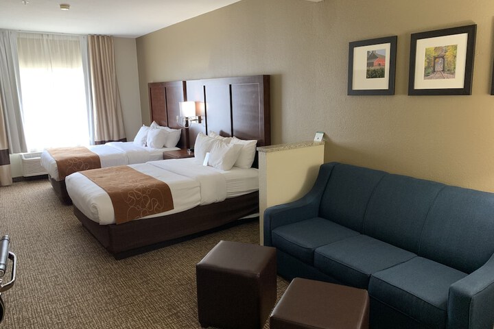 1 King Bed Suite (6 of 15)