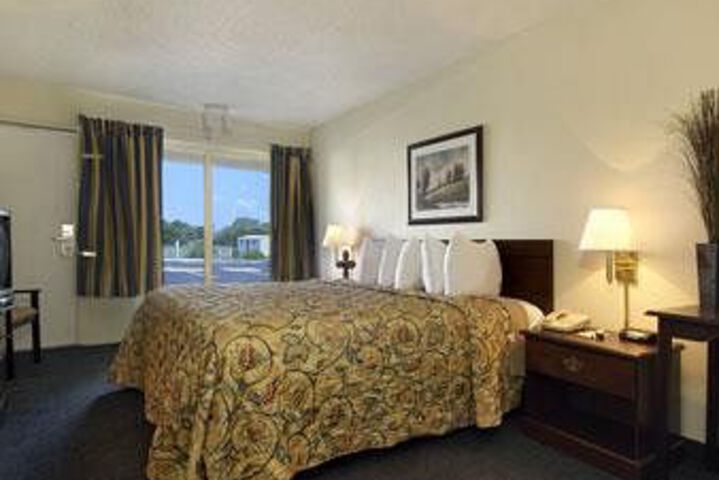 Room 43 of 70