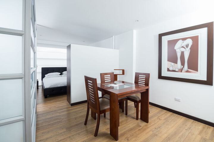 Room 10 of 33