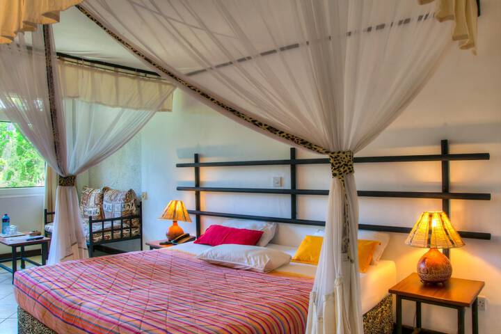 Room 4 of 41