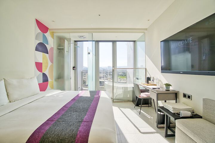 Room 25 of 92
