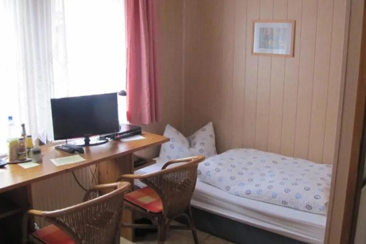 Room 2 of 15