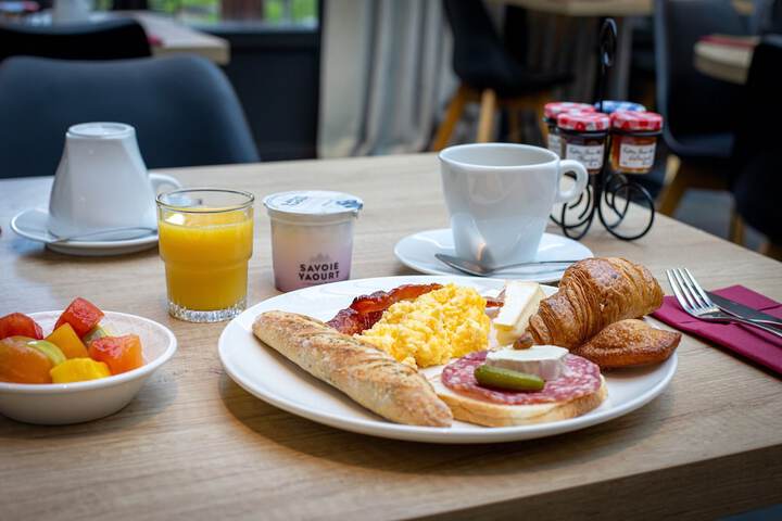 Breakfast/Coffee Service 63 of 120