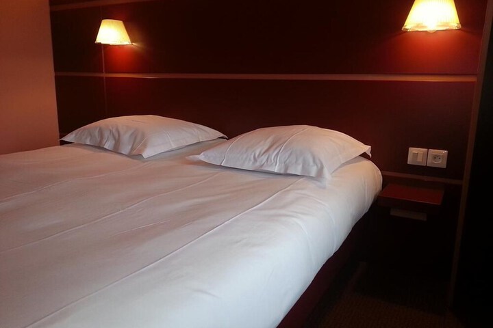 Room 4 of 35