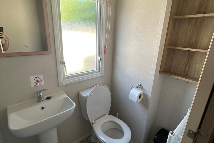 Room 7 of 12