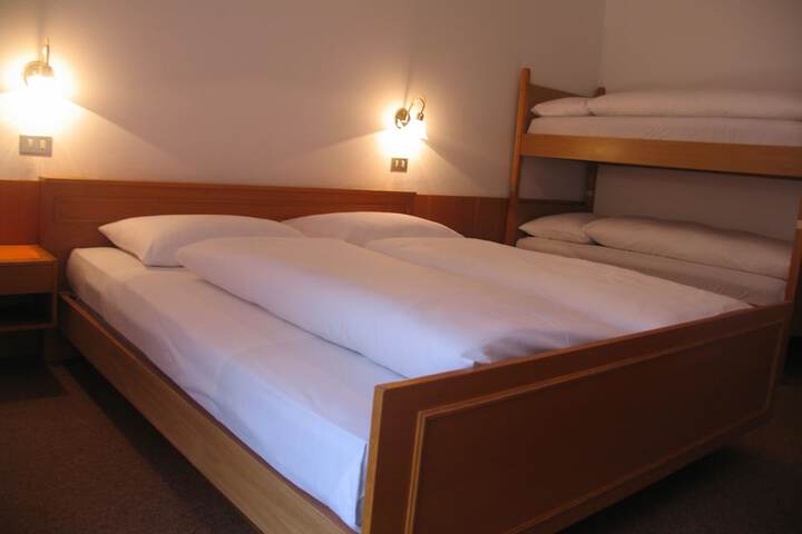 Room 8 of 36