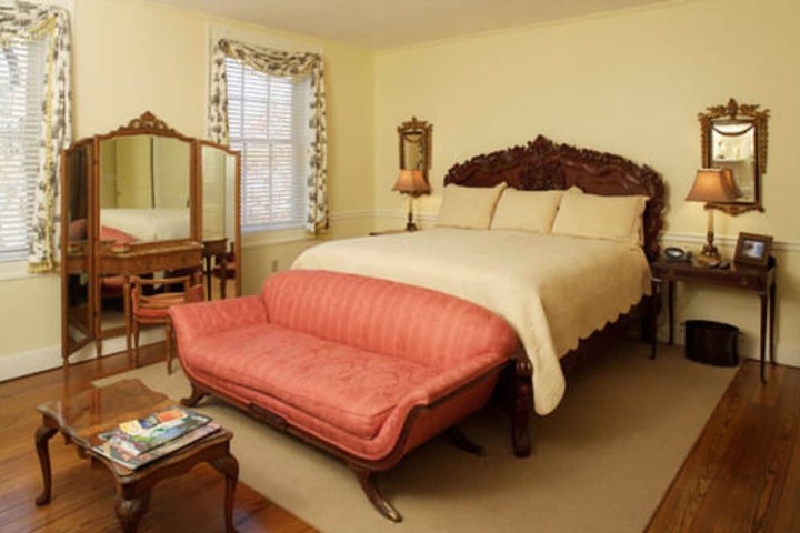 Room 5 of 63