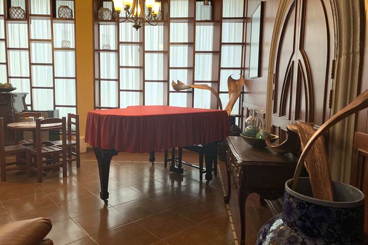 Hotel 2 of 230