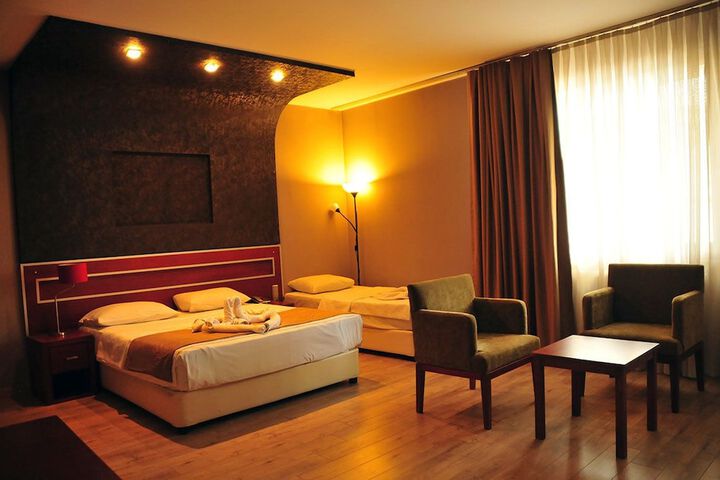 Room 33 of 93