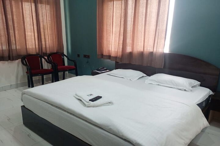 Room 13 of 38