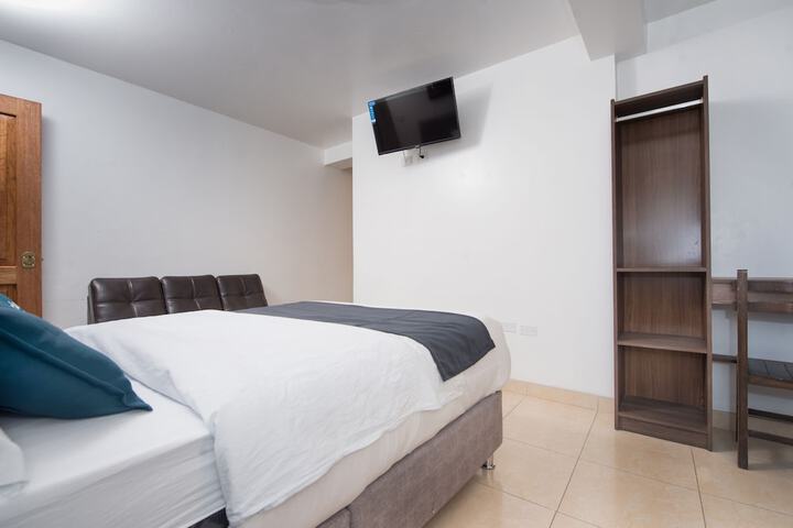 Room 5 of 32
