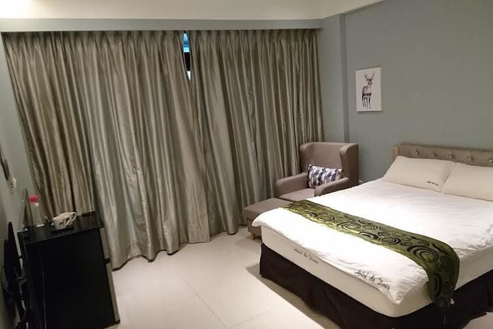 Room 6 of 19