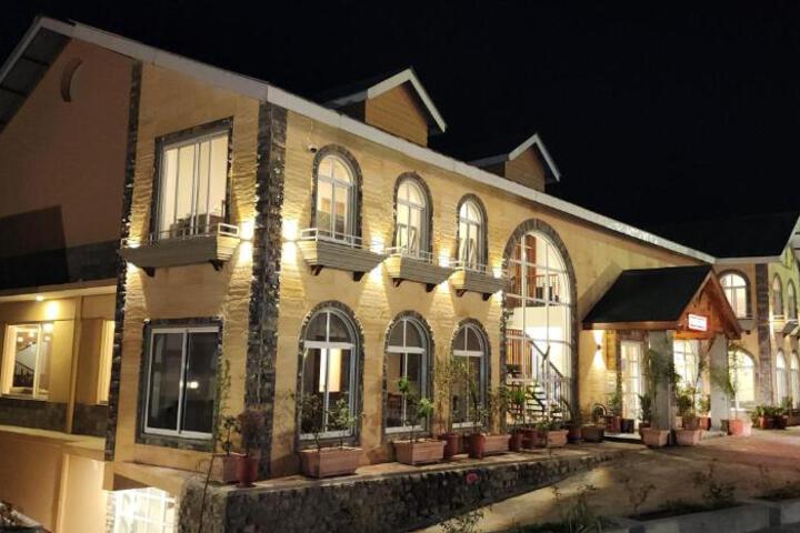 Hotel Hilla and Apartments Nathia Gali