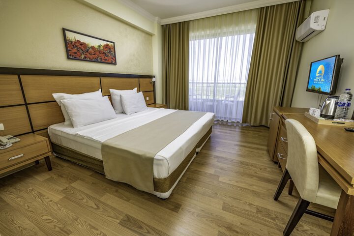 Room 6 of 51