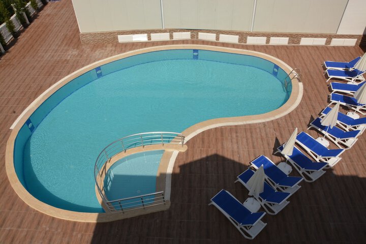 Pool 14 of 26
