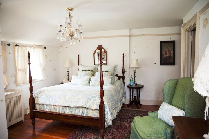 Room 14 of 74