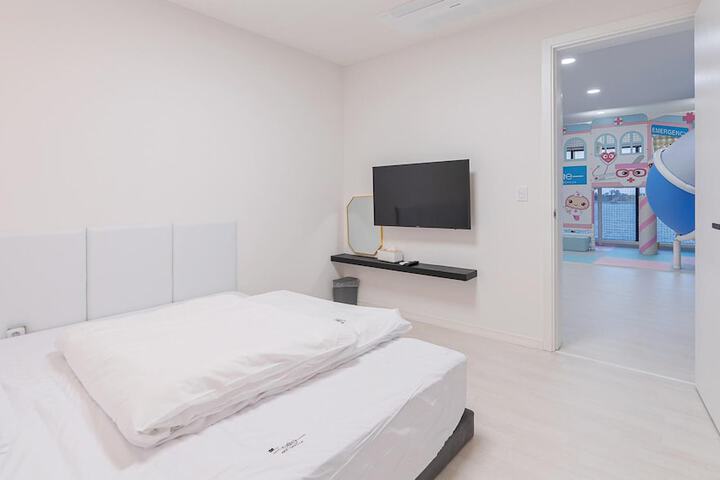 Room 140 of 188
