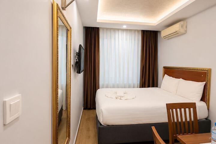 Room 31 of 64