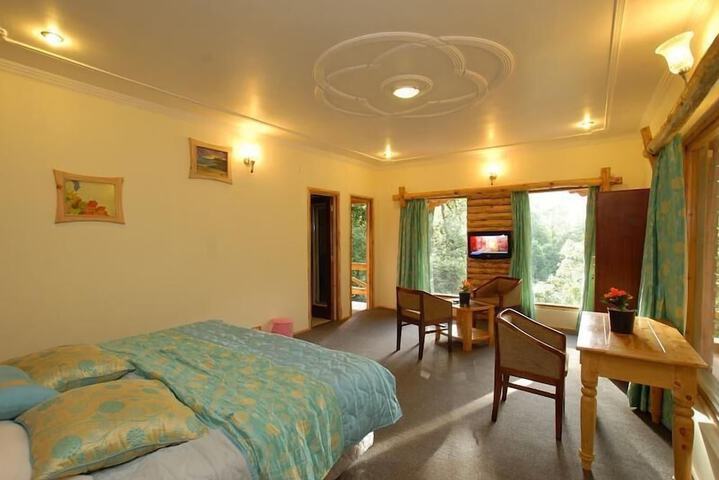 Room 4 of 15