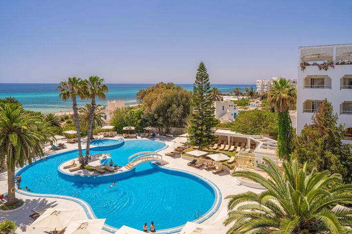 Hotel with Pool