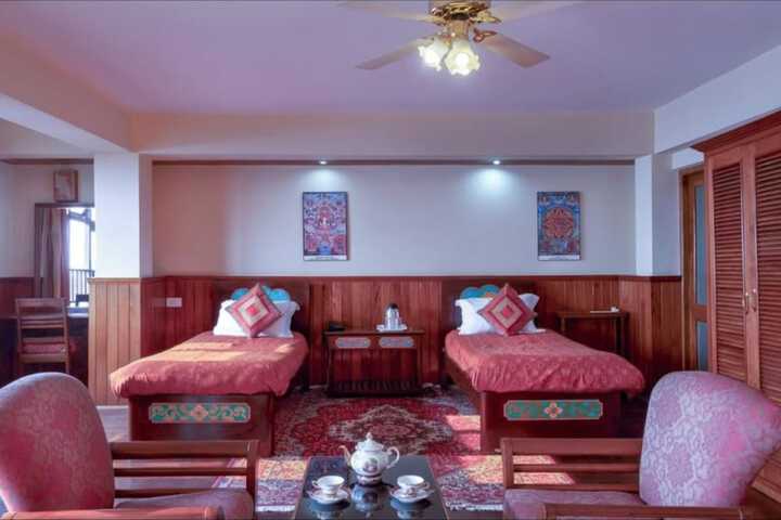 Room 4 of 15