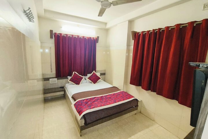 Room 4 of 15