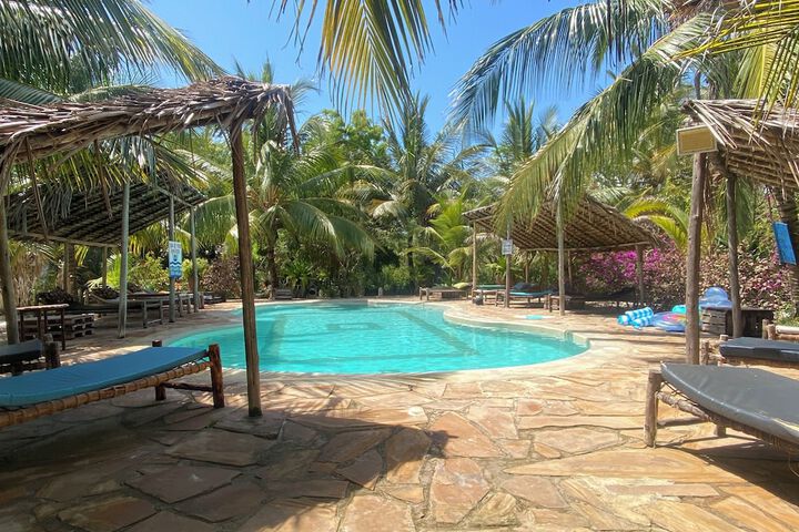 Pool 75 of 161