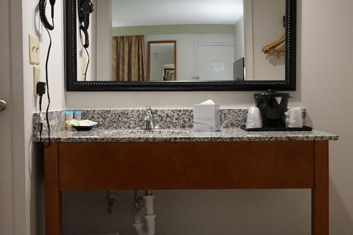 Bathroom sink