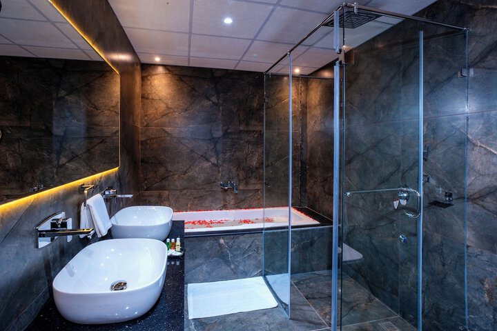 Room 50 of 74
