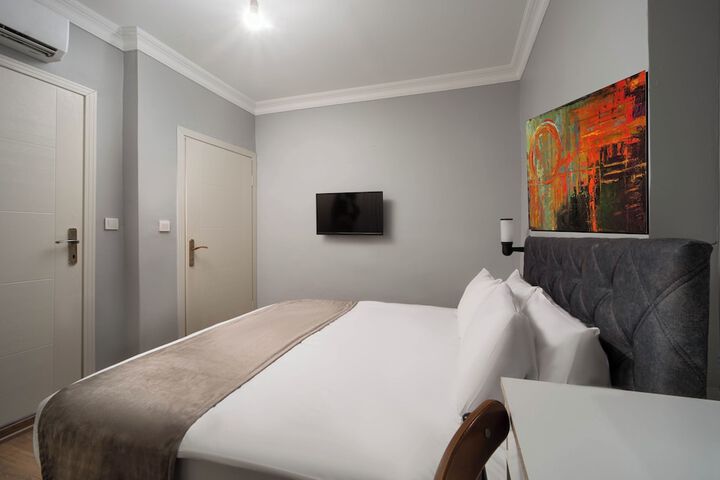 Room 7 of 31