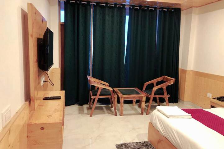 Room 4 of 11