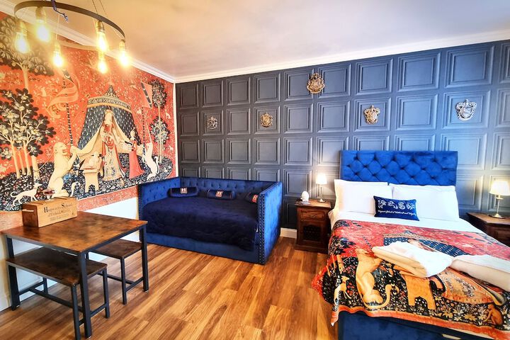 Room 7 of 153