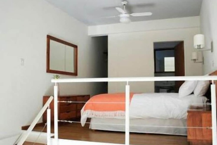 Room 2 of 17