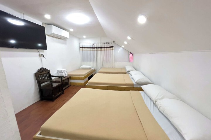 Room 40 of 72