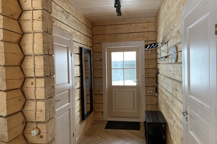 Room 14 of 90