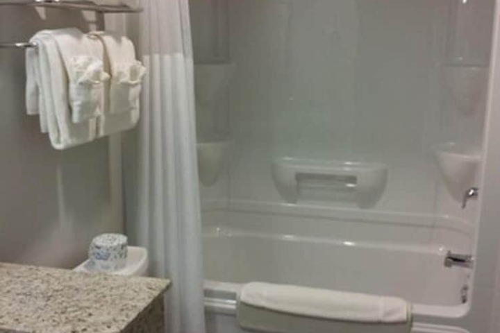 Suite Executive King Bed (3 of 6)