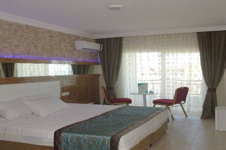 Room 5 of 32