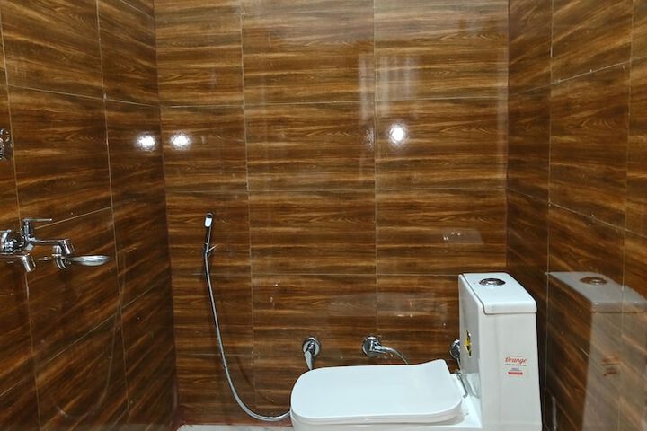 Room 15 of 31