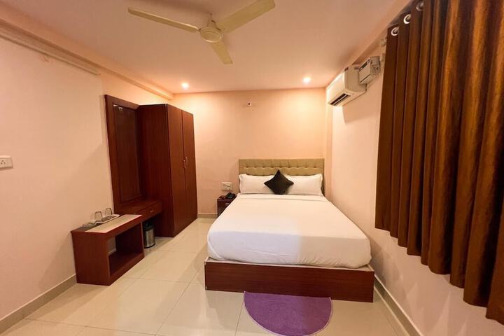 Room 8 of 31