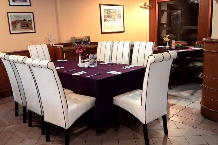 Dining 38 of 49