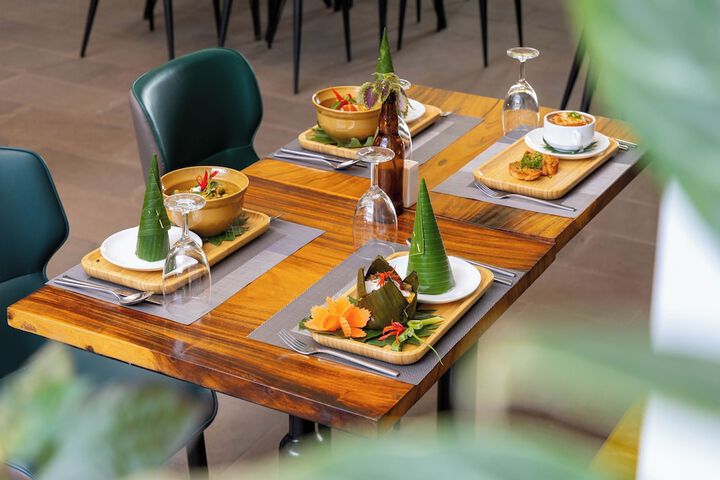 Dining 44 of 56