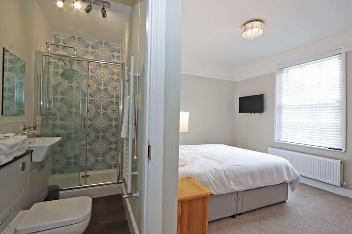 Room 14 of 36