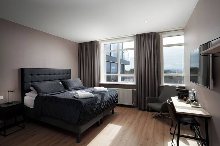 Room 11 of 80