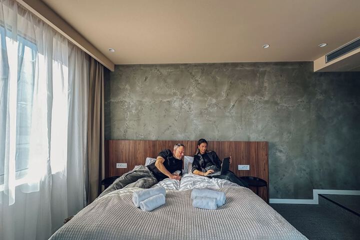 Room 4 of 25