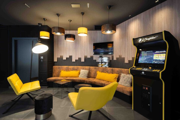 Business Center 180 of 204