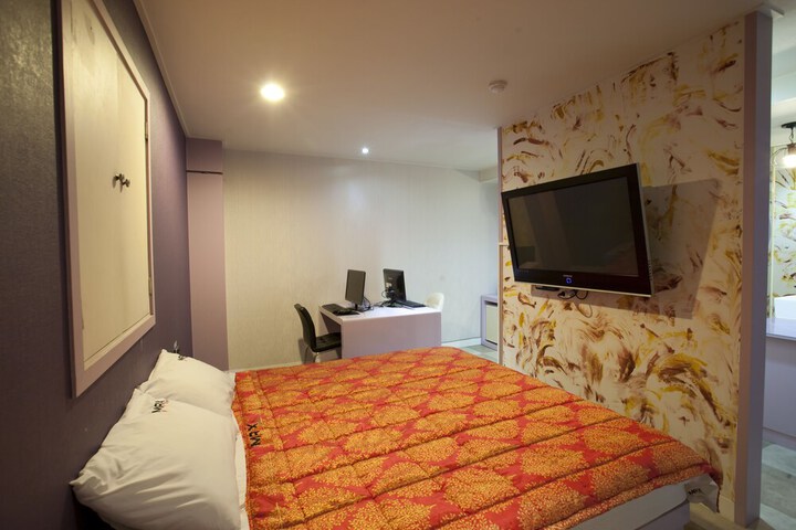 Room 39 of 77