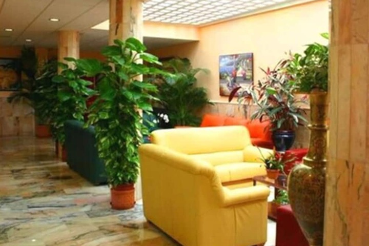 Hotel Interior 6 of 40