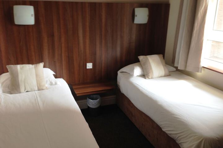 Room 26 of 83