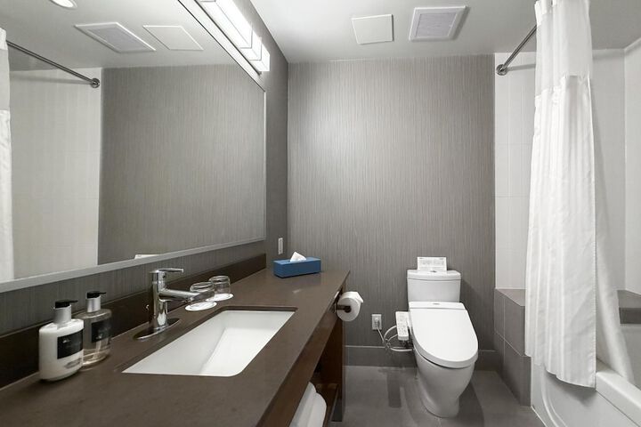 Room 26 of 45